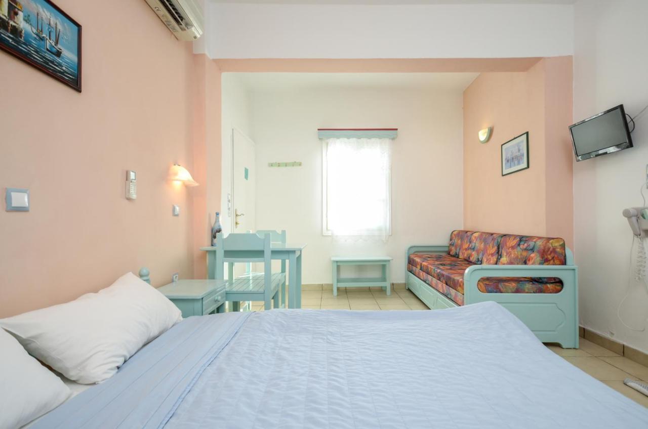星期天一室公寓酒店 Agia Anna  外观 照片